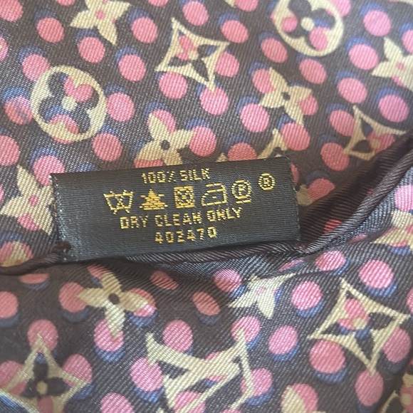 Louis Vuitton scarf from summer of 2013 “Article de Voyage” collection-BNIB - Picture 6 of 11